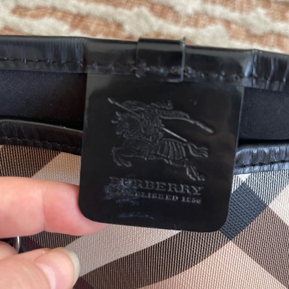 Burberry Nova Check Tote - Picture 10 of 12